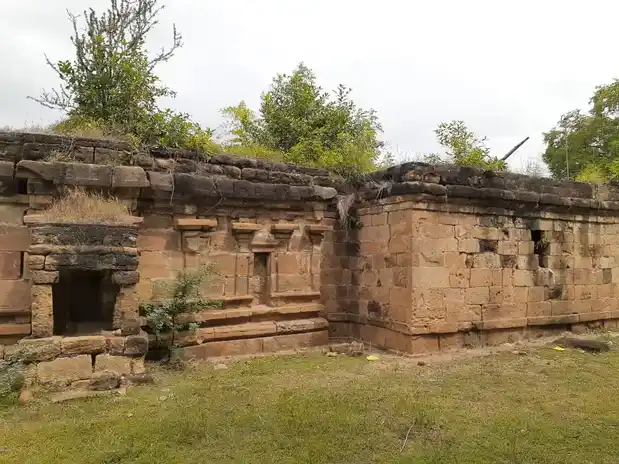 Arulmigu Kalatheeswarar Temple, Moongilpadi - 621708 அருள்மிகு காளதீஸ்வரர் திருக்கோயில், Moongilpadi - 621708, Perambalur - Ancient Temple Architecture and History Image 4
