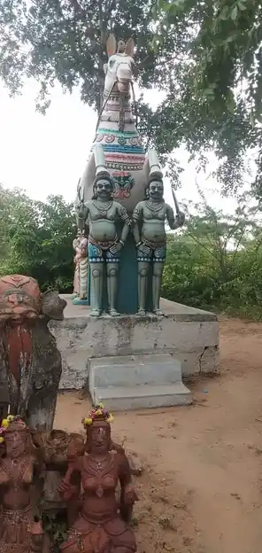 Arulmigu Kalathu Ayyanar Temple, Kulathur - 622504 அருள்மிகு களத்து அய்யனார் திருக்கோயில், Kulathur - 622504, Pudukkottai - Ancient Temple Architecture and History Image 4