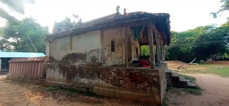 Arulmigu Kaliamman Drowpathiamman Temple, Keezharuthragangai - 609503 அருள்மிகு காளியம்மன் திரௌபதியம்மன் திருக்கோயில், Keezharuthragangai - 609503, Thiruvarur - Ancient Temple Architecture and History Image 3