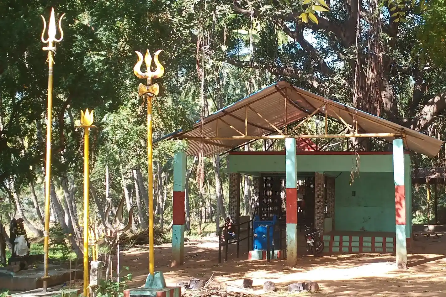 Arulmigu Kaliamman Muthallamman Sadayandi Temple, Akkaraipatti - 624701
