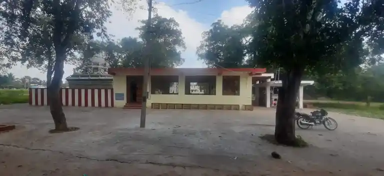 Arulmigu Kaliamman Temple, Adamankottai - 636807 அருள்மிகு காளியம்மன் திருக்கோயில், அதியமான்கோட்டை - 636807, Dharmapuri - Ancient Temple Architecture and History Image 2