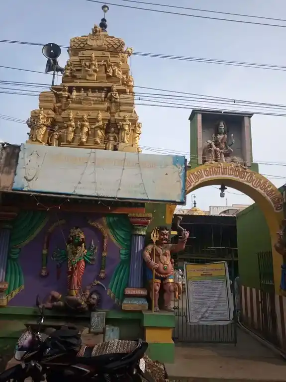 Arulmigu Kaliamman Temple, Vadugu Mettu Rajakka Patty, Dindugal - 624003 அருள்மிகு காளியம்மன் திருக்கோவில், வடுகு மேட்டு ராஜாக்க பட்டி, திண்டுக்கல் - 624003, Dindigul - Ancient Temple Architecture and History Image 2