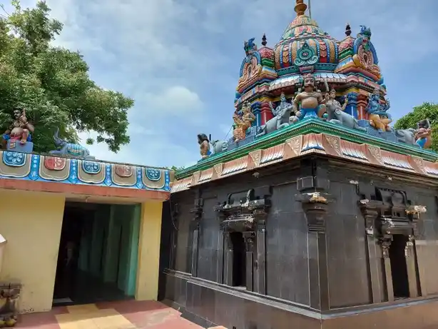 Arulmigu Kalidheertha Ayyanar Temple, Ayakkaranpulam 3rd Sethi, Ayakkaranpulam-3 - 614707 அருள்மிகு கலிதீர்த்த அய்யனார் திருக்கோயில், ஆயக்காரன்புலம் - 3 - 614707, Nagapattinam - Ancient Temple Architecture and History Image 6