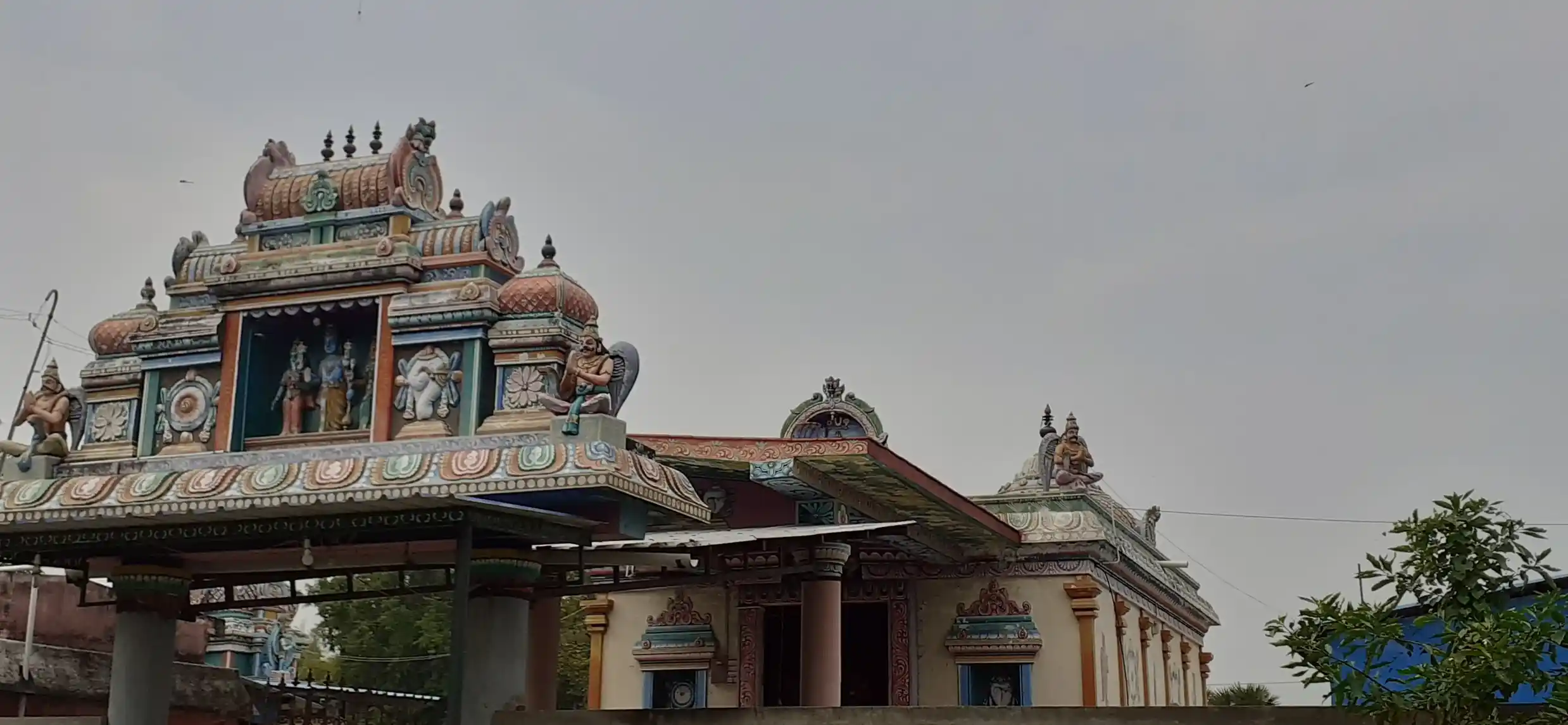 Arulmigu Kalinganarthana Perumal Temple, Vadakuvalaveli - 612801 அருள்மிகு காளிங்கநர்த்தனப்பெருமாள் திருக்கோயில், வலங்கைமான், வடகுவளவெளி - 612801, Thiruvarur - Ancient Temple Architecture and History Image 4