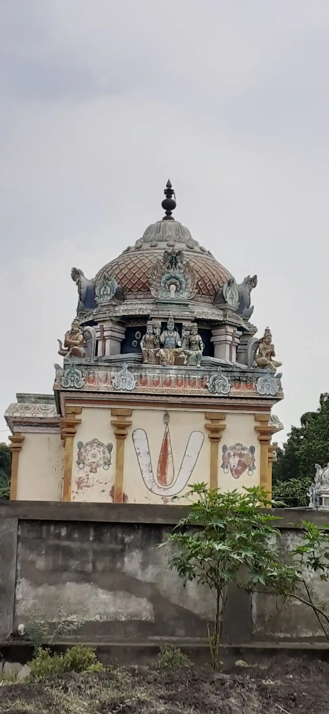 Arulmigu Kalinganarthana Perumal Temple, Vadakuvalaveli - 612801 அருள்மிகு காளிங்கநர்த்தனப்பெருமாள் திருக்கோயில், வலங்கைமான், வடகுவளவெளி - 612801, Thiruvarur - Ancient Temple Architecture and History Image 5