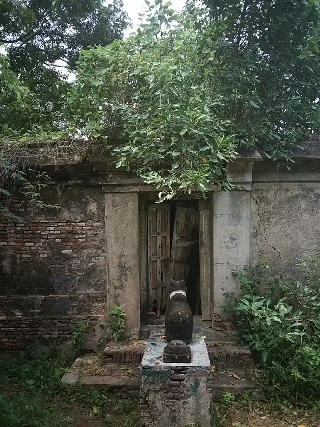 Arulmigu Kalinganta Solishwarar And Ponniyamman Temple, Kommancheri - 614205 அருள்மிகு கலிகண்ட சோளீஸ்வரர் மற்றும் பொன்னியம்மன் திருக்கோயில், Kommancheri - 614205, Thanjavur - Ancient Temple Architecture and History Image 3