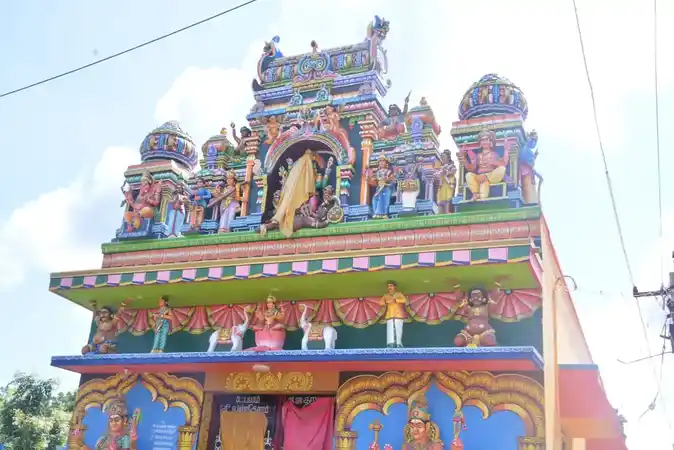 Arulmigu Kaliyamman Temple, Chinnavallikulam, Chinnavallikulam - 626004 அருள்மிகு காளியம்மன் திருக்கோயில், சின்னவள்ளிக்குளம், சின்னவள்ளிக்குளம் - 626004, Virudhunagar - Ancient Temple Architecture and History Image 2