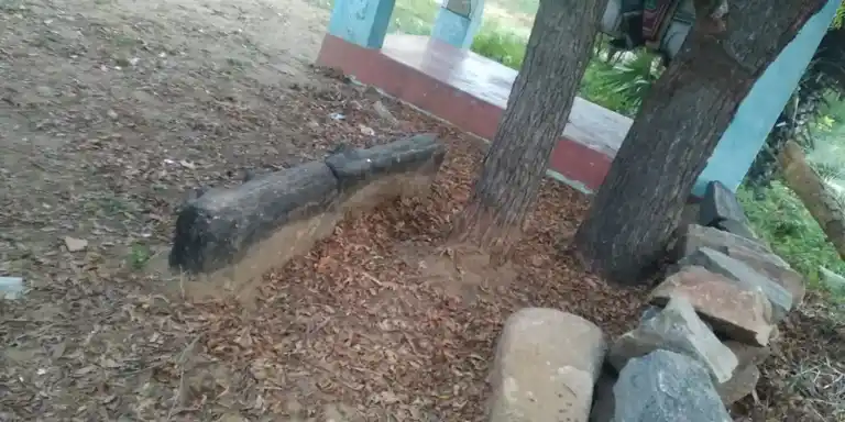 Arulmigu Kaliyayi Butter Ravuthar Temple, Ayyambalayam - 621005 Arulmigu Kaliyayi butter ravuthar Temple, Ayyambalayam - 621005, Thiruchirappalli - Ancient Temple Architecture and History Image 3