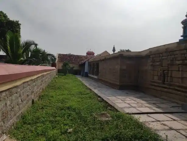 Arulmigu Kaliyuga Varatharajaperumal Temple, Periyavenmani, Periyavenmani - 621704 Arulmigu Kaliyuga Varatharajaperumal Temple, Periyavenmani, Periyavenmani - 621704, Perambalur - Ancient Temple Architecture and History Image 6