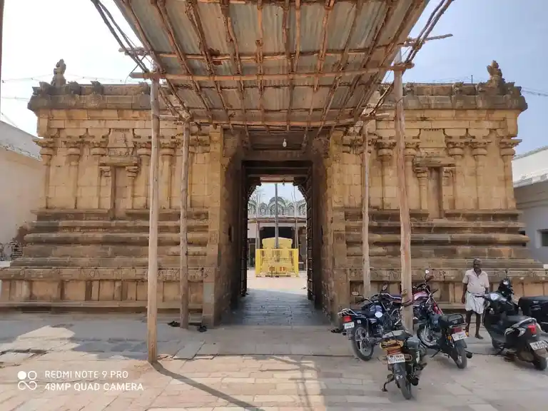 Arulmigu Kaliyugavaradharajaperumal Temple, Kallankurichi - 621705 அருள்மிகு கலியுகவரதராசப்பெருமாள் திருக்கோயில், கல்லங்குறிச்சி, அரியலூர் வட்டம், போன் நெ.04329 228890 பின்கோடு - 621705, Ariyalur - Ancient Temple Architecture and History Image 6