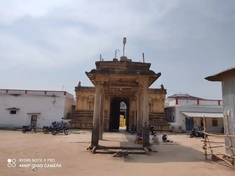 Arulmigu Kaliyugavaradharajaperumal Temple, Kallankurichi - 621705 அருள்மிகு கலியுகவரதராசப்பெருமாள் திருக்கோயில், கல்லங்குறிச்சி, அரியலூர் வட்டம், போன் நெ.04329 228890 பின்கோடு - 621705, Ariyalur - Ancient Temple Architecture and History Image 7