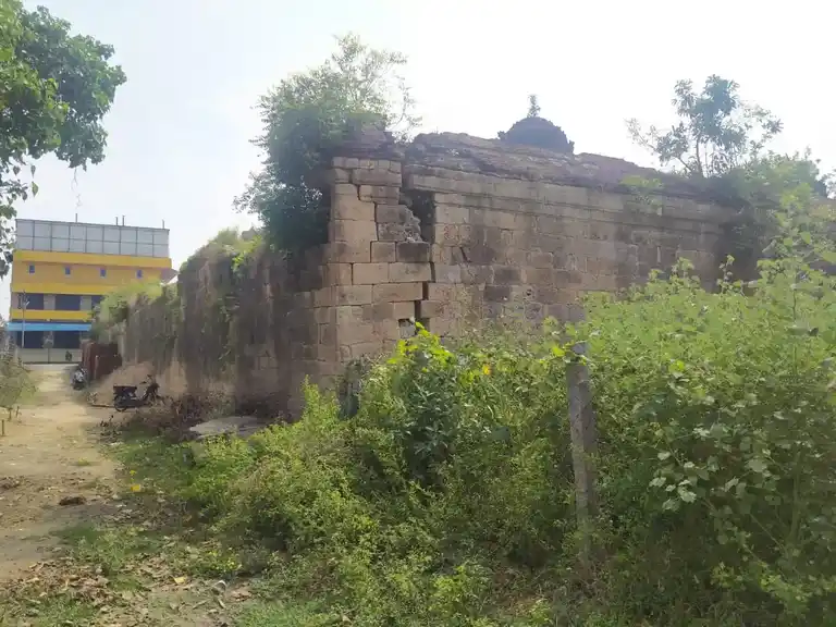 Arulmigu Kaliyugavaradharajaperumal Temple, Kulumoor - 621714 அருள்மிகு கலியுக வரதராஜப்பெருமாள் திருக்கோயில், குழுமூர் - 621714, Ariyalur - Ancient Temple Architecture and History Image 2