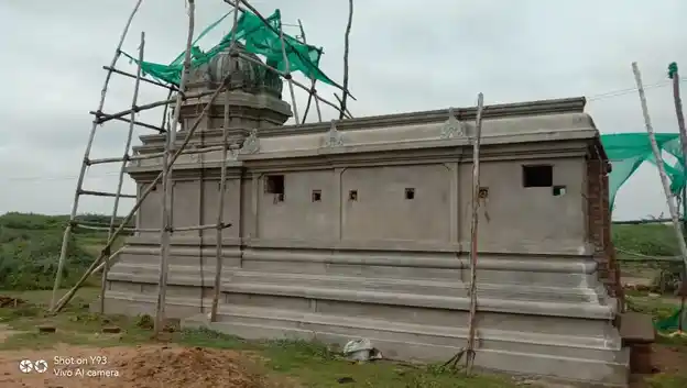 Arulmigu Kallayiram Udaiya Ayyanar Temple, Elanthakarai - 630551 அருள்மிகு. கல்லாயிரமுடைய அய்யனார் திருக்கோயில், Elanthakarai - 630551, Sivagangai - Ancient Temple Architecture and History Image 4