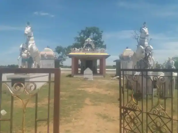 Arulmigu Kalukumadai Ayyanar Temple, Siyamuthupatti - 630502 அருள்மிகு. கருக்கமுடைய அய்யனார் திருக்கோயில், Siyamuthupatti - 630502, Sivagangai - Ancient Temple Architecture and History Image 4