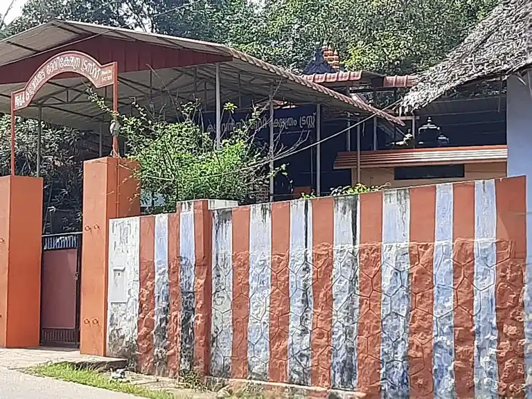 Arulmigu Kaluvanthittai Kali Temple, Thiruvattar, Atroor - 629177 அருள்மிகு கழுவன்திட்டை காளி திருக்கோயில், Thiruvattar, Atroor - 629177, Kanyakumari - Ancient Temple Architecture and History Image 4