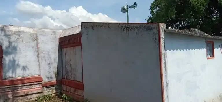 Arulmigu Kalvakkuttapatty Perumal Temple, Muthunayakanpatti - 636304 அருள்மிகு கல்வக்குட்டப்பட்டி பெருமாள் திருக்கோயில், Muthunayakanpatti - 636304, Salem - Ancient Temple Architecture and History Image 3