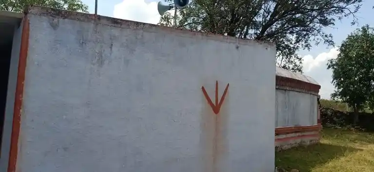 Arulmigu Kalvakkuttapatty Perumal Temple, Muthunayakanpatti - 636304 அருள்மிகு கல்வக்குட்டப்பட்டி பெருமாள் திருக்கோயில், Muthunayakanpatti - 636304, Salem - Ancient Temple Architecture and History Image 4