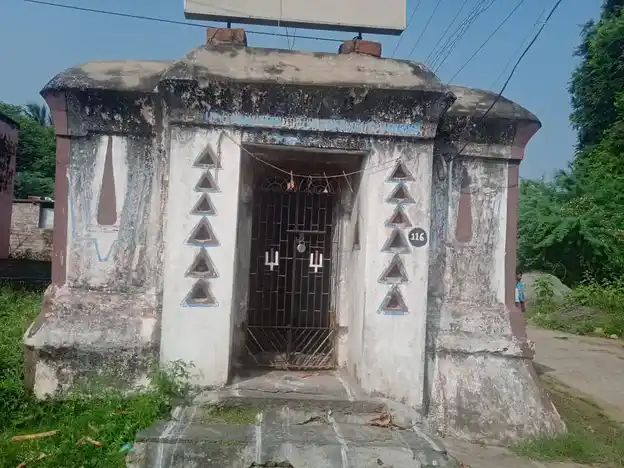 Arulmigu Kalyaan Varatharaja Perumal Temple, Venkatapuram - 603204 அருள்மிகு கல்யாண வரதராஜப் பெருமாள் திருக்கோயில், வெங்கடாபுரம் - 603204, Chengalpattu - Ancient Temple Architecture and History Image 2