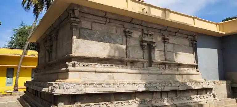 Arulmigu Kalyana Soodeswarar Temple, Chennathur - 635109 அருள்மிகு &nbsp;கல்யாண &nbsp;சூடேஸ்வரர் &nbsp;திருக்கோவில்&nbsp;, சென்னத்தூர் - 635109, Krishnagiri - Ancient Temple Architecture and History Image 3