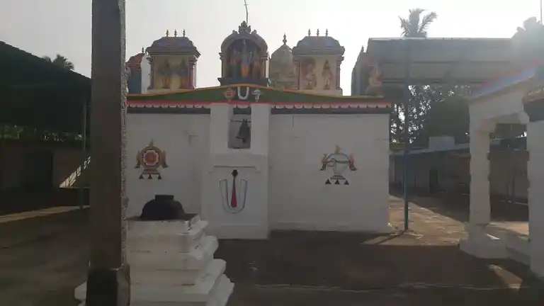 Arulmigu Kalyana Varadaraja Perumal Temple, Athur - 603103 அருள்மிகு கல்யாண வரதராஜப்பெருமாள் திருக்கோயில், ஆத்தூர் - 603103, Chengalpattu - Ancient Temple Architecture and History Image 2