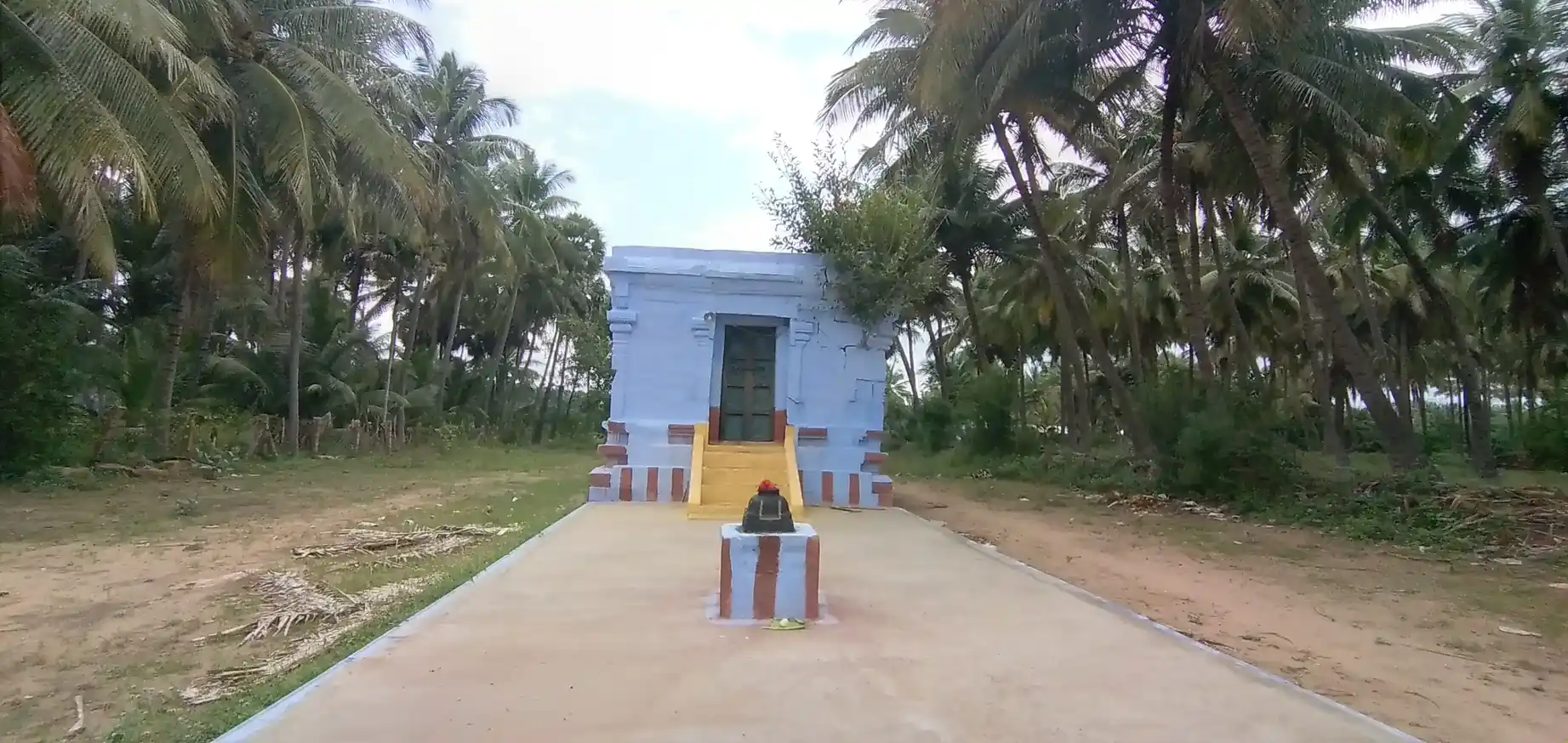 Arulmigu Kalyana Varatharaja Perumal Temple, Karathozhuvu - 642203 அருள்மிகு கல்யாண வரதராஜப்பெருமாள் திருக்கோயில், Karathozhuvu - 642203, Tiruppur - Ancient Temple Architecture and History Image 4