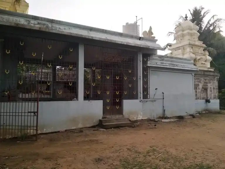 Arulmigu Kalyana Vengadesaperumal Temple, Navamaalmaruthur - 605102 அருள்மிகு கல்யாண வெங்டேசப்பெருமாள் திருக்கோயில், Navamaalmaruthur - 605102, Viluppuram - Ancient Temple Architecture and History Image 3