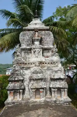 Arulmigu Kalyana Vengatraman Swamy Temple, Agraharam, Sathyamangalam - 638401 அருள்மிகு கல்யாண வெங்கட்ரமணசுவாமி திருக்கோயில் ,சத்தியமங்கலம்., அக்ரஹாரம், Sathyamangalam - 638401, Erode - Ancient Temple Architecture and History Image 9
