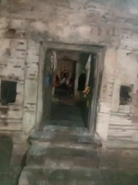 Arulmigu Kalyana Venkatesaperumal Temple, Vennar Bank, Thanjavur - 613003 அருள்மிகு கல்யாண வெங்கடேச பெருமாள் திருக்கோயில், Vennar Bank, Thanjavur - 613003, Thanjavur - Ancient Temple Architecture and History Image 2