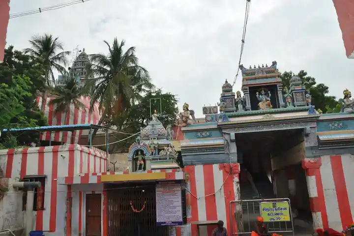 Arulmigu Kalyana Venkatramanaswamy Temple, Karur - 639005 அருள்மிகு கல்யாண வெங்கடரமண சுவாமி திருக்கோயில், கரூர் - 639005, Karur - Ancient Temple Architecture and History Image 4
