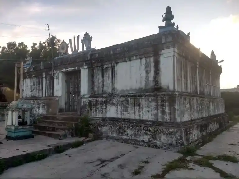 Arulmigu Kalyanavaratharaja Perumal Temple, Srivanchiyam - 610107 Arulmigu Kalyanavaratharaja Perumal Temple, Srivanchiyam - 610107, Thiruvarur - Ancient Temple Architecture and History Image 3