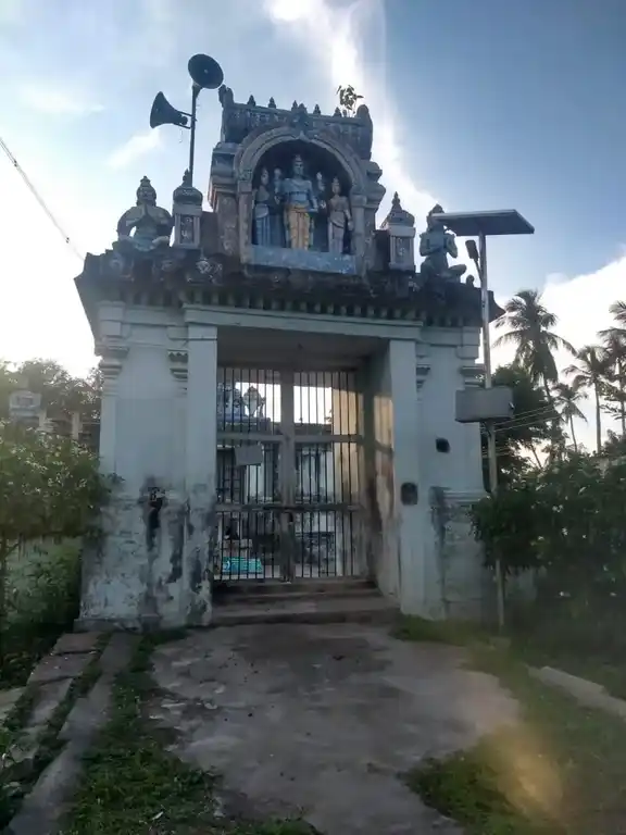 Arulmigu Kalyanavaratharaja Perumal Temple, Srivanchiyam - 610107 Arulmigu Kalyanavaratharaja Perumal Temple, Srivanchiyam - 610107, Thiruvarur - Ancient Temple Architecture and History Image 5