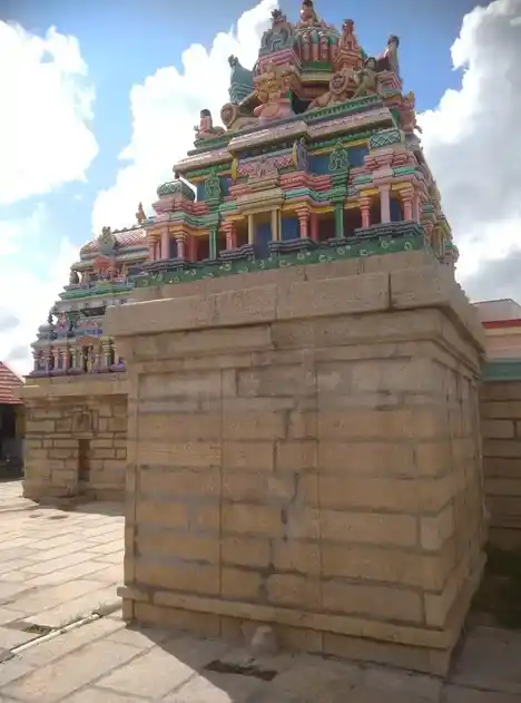 Arulmigu Kalyanavengatesa Perumal Temple, Agraharam, Illupur - 622102 Arulmigu Kalyanavengatesa perumal Temple, Agraharam, Illupur - 622102, Pudukkottai - Ancient Temple Architecture and History Image 3