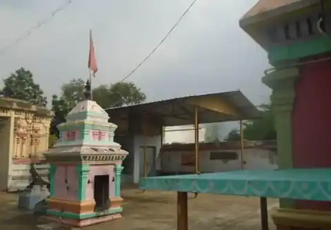 Arulmigu Kalyanavenkatesaperumal Temple, Anaicut - 632114 அருள்மிகு கல்யாணவெங்கடேசப்பெருமாள் திருக்கோயில், அணைக்கட்டு - 632114, Vellore - Ancient Temple Architecture and History Image 2