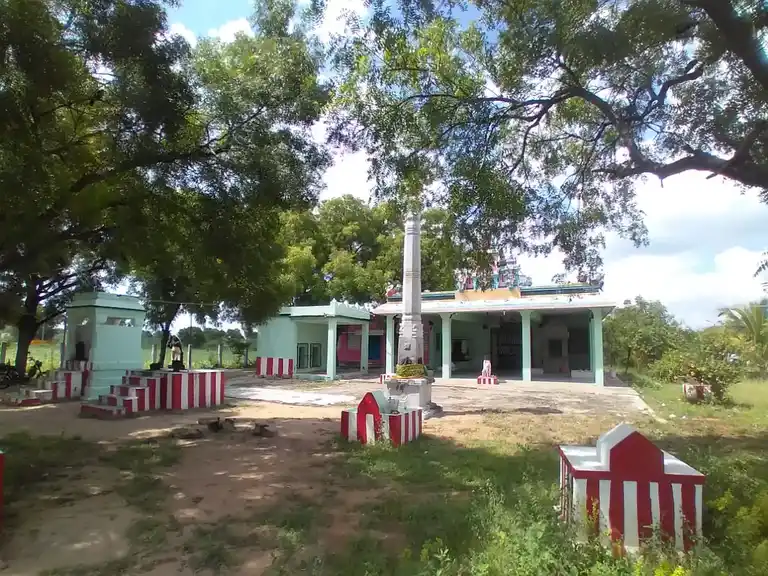 Arulmigu Kamachyamman Temple, North Side In The Village, Uppupatti. - 626131 அருள்மிகு காமாட்சியம்மன் திருக்கோயில், கிராமத்தின் வடபுறம், உப்புப்பட்டி கிராமம் - 626131, Virudhunagar - Ancient Temple Architecture and History Image 6