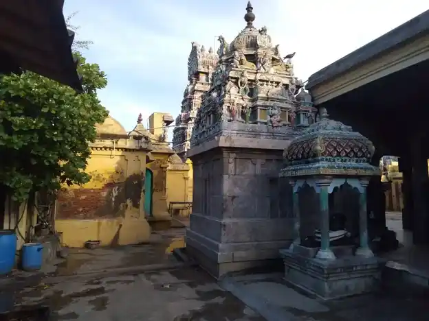 Arulmigu Kamatchi Sametha Ekambareshwarar Temple, Mannargudi, Mannargudi - 614001 அருள்மிகு காமாட்சியம்மன் சமேத ஏகாம்பரேஸ்வரர் திருக்கோயில், மன்னார்குடி - 614001, Thiruvarur - Ancient Temple Architecture and History Image 6