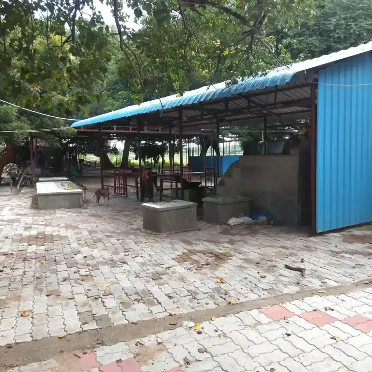 Arulmigu Kamatchiamman Karuppasamy Temple, Muthalaikulam - 625532 அருள்மிகு காமாட்சி அம்மன் கருப்பசாமி திருக்கோயில், முதலைக்குளம் - 625532, Madurai - Ancient Temple Architecture and History Image 2