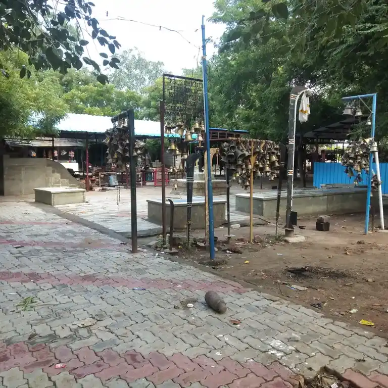 Arulmigu Kamatchiamman Karuppasamy Temple, Muthalaikulam - 625532 அருள்மிகு காமாட்சி அம்மன் கருப்பசாமி திருக்கோயில், முதலைக்குளம் - 625532, Madurai - Ancient Temple Architecture and History Image 4