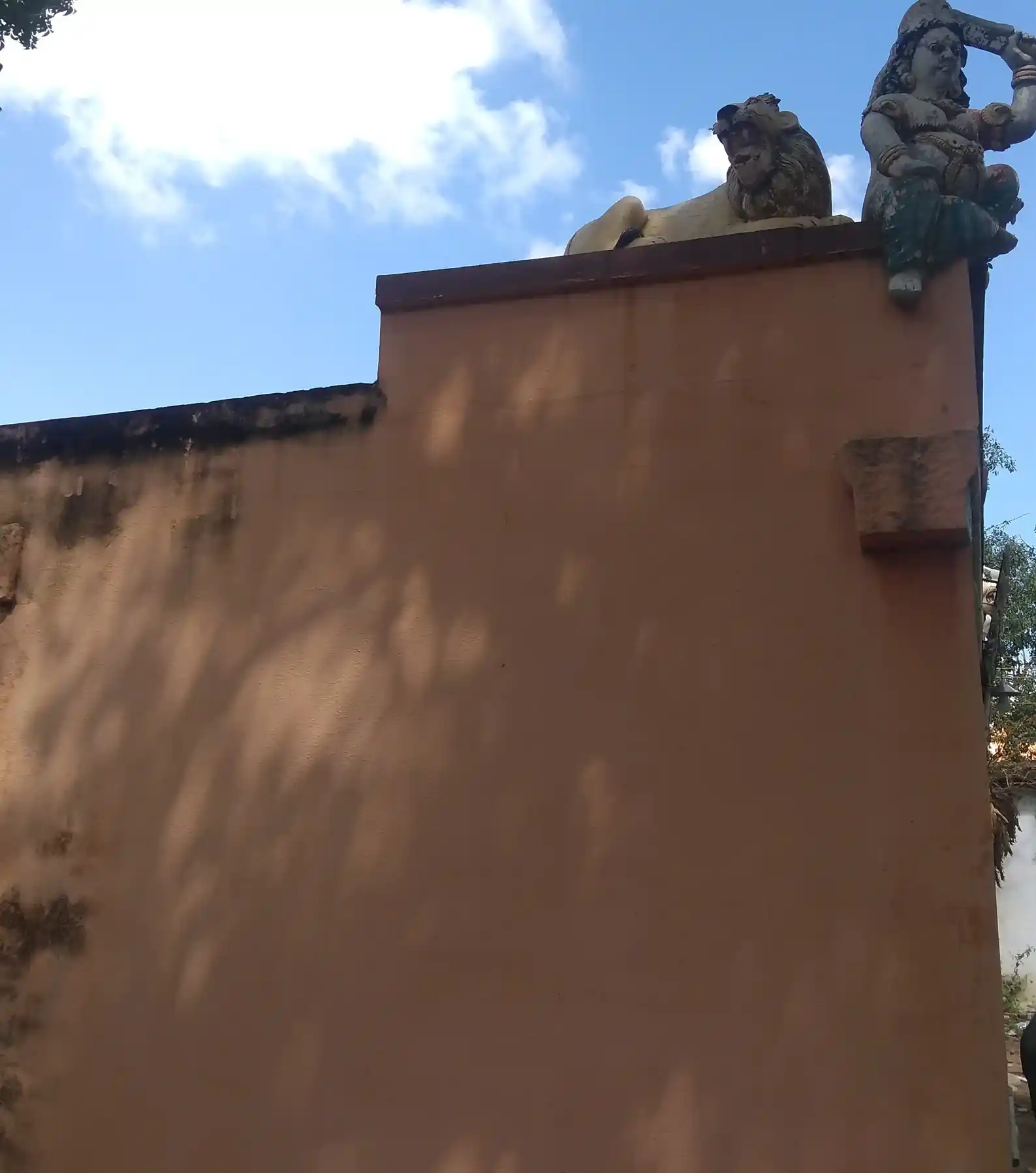 Arulmigu Kamatchiamman Temple, K.Puliankulam - 625514 அருள்மிகு காமாட்சியம்மன் திருக்கோயில், K.Puliankulam - 625514, Madurai - Ancient Temple Architecture and History Image 3