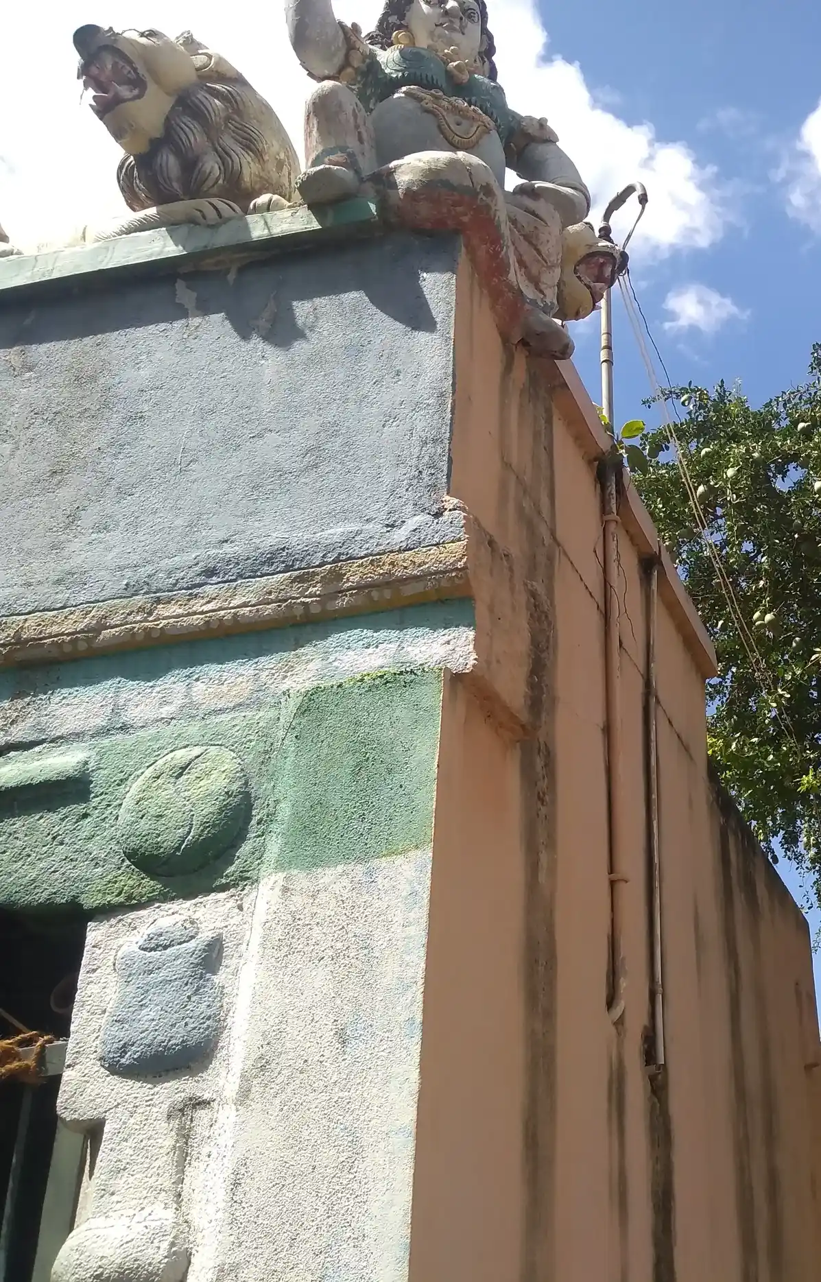 Arulmigu Kamatchiamman Temple, K.Puliankulam - 625514 அருள்மிகு காமாட்சியம்மன் திருக்கோயில், K.Puliankulam - 625514, Madurai - Ancient Temple Architecture and History Image 4