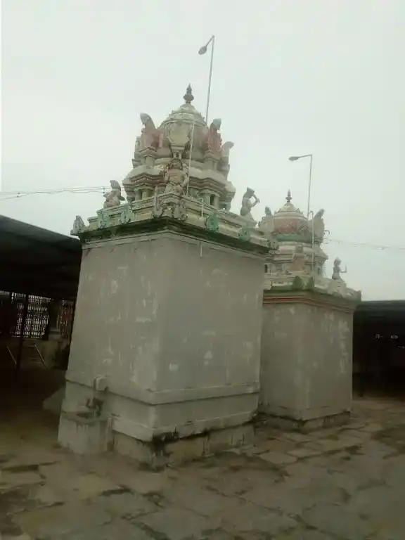 Arulmigu Kamatchiyamman Temple, Aduthakudi - 623308 அருள்மிகு காமாட்சியம்மன் திருக்கோயில், Aduthakudi - 623308, Ramanathapuram - Ancient Temple Architecture and History Image 2