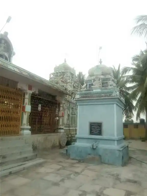 Arulmigu Kamatchiyamman Temple, Aduthakudi - 623308 அருள்மிகு காமாட்சியம்மன் திருக்கோயில், Aduthakudi - 623308, Ramanathapuram - Ancient Temple Architecture and History Image 3