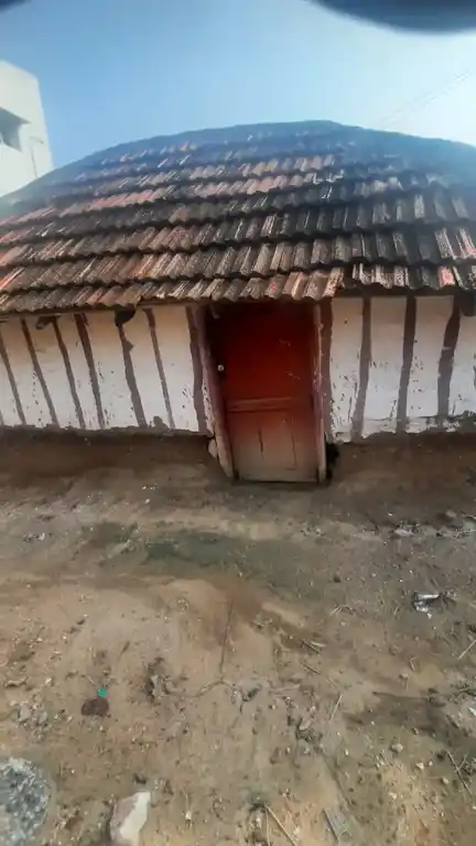 Arulmigu Kamatchiyamman Temple, Idaiyankulam - 623603 அருள்மிகு. காமாட்சி அம்மன் திருக்கோயில், Idaiyankulam - 623603, Ramanathapuram - Ancient Temple Architecture and History Image 2