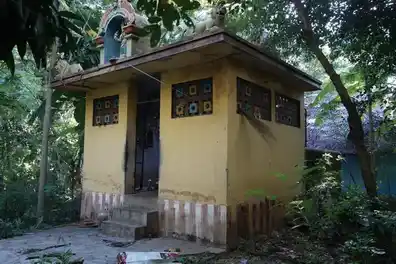 Arulmigu Kamatchiyamman Temple, Kadalangudi, Kadalangudi - 609801 அருள்மிகு காமாட்சியம்மன் திருக்கோயில், கடலங்குடி - 609801, Mayiladuthurai - Ancient Temple Architecture and History Image 7