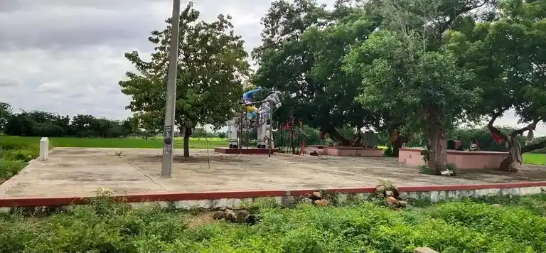 Arulmigu Kamatchiyamman Temple, Pudhur Kamatchipuram - 621011 Arulmigu Kamatchiyamman Temple, Pudhur Kamatchipuram - 621011, Thiruchirappalli - Ancient Temple Architecture and History Image 2