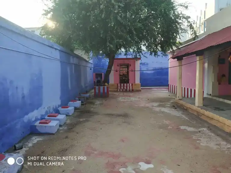 Arulmigu Kamatchiyamman Temple, Thenkarai, Periyakulam - 625601 அருள்மிகு காமாட்சியம்மன் திருக்கோயில், தென்கரை, பெரியகுளம் - 625601, Theni - Ancient Temple Architecture and History Image 3