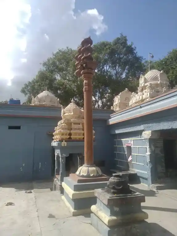 Arulmigu Kamatchiyamman Udanurai Panchalingeshwarar Temple, Kondapuram - 631102