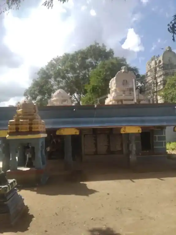 Arulmigu Kamatchiyamman Udanurai Panchalingeshwarar Temple, Kondapuram - 631102 அருள்மிகு காமாட்சி உடனுறை பஞ்சலிங்கேசுவரர் திருக்கோயில், கொண்டாபுரம் - 631102, Ranipet - Ancient Temple Architecture and History Image 3