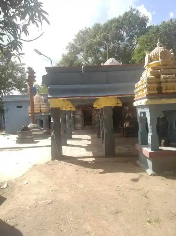 Arulmigu Kamatchiyamman Udanurai Panchalingeshwarar Temple, Kondapuram - 631102 அருள்மிகு காமாட்சி உடனுறை பஞ்சலிங்கேசுவரர் திருக்கோயில், கொண்டாபுரம் - 631102, Ranipet - Ancient Temple Architecture and History Image 4