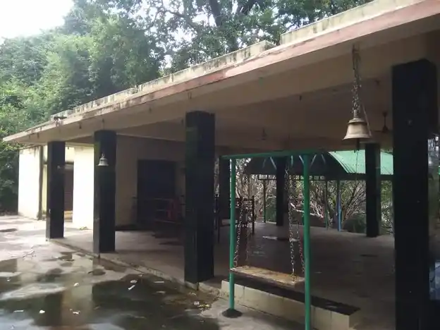 Arulmigu Kambakalappanachimar Temple, Vazhavanthikombai - 637404 அருள்மிகு கம்ப காளப்ப நாச்சிமார் திருக்கோயில், வாழவந்திகோம்பை - 637404, Namakkal - Ancient Temple Architecture and History Image 4