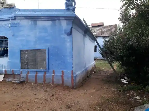 Arulmigu Kambalathamman Santhanamari Amman Temple, Veeravanallur - 627426 அருள்மிகு கம்பளத்தம்மன் மற்றும் சந்தனமாரியம்மன் திருக்கோயில், வீரவநல்லூர் - 627426, Tirunelveli - Ancient Temple Architecture and History Image 4